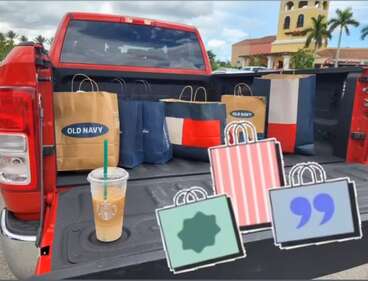[Translate to deutsch:] Volle Ladefläche am Truck nach dem Einkauf in den Miromar Outlets