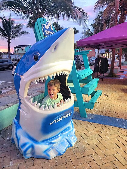 Surfside Restaurant in Fort Myers Beach – also kid-friendly