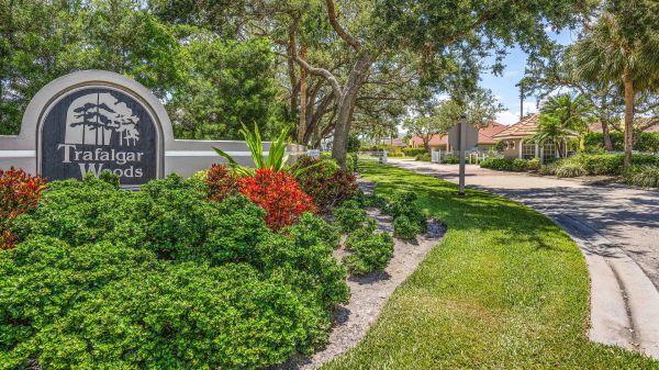 SOLD 2023: Lakefront home in Gated Community of Trafalgar Woods 3