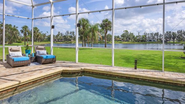 SOLD 2023: Lakefront home in Gated Community of Trafalgar Woods 4