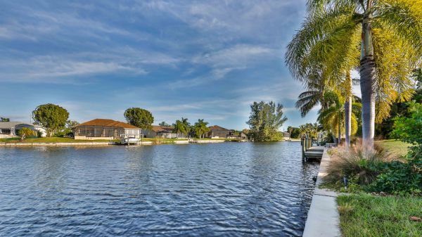 SOLD 2022: Intersecting Canal Water Views 3