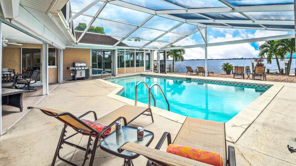 SOLD 2021: RIVER - Fast Gulf Access - Renovated 5
