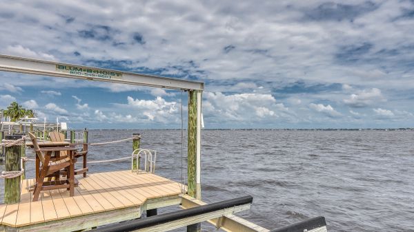 SOLD 2021: RIVER - Fast Gulf Access - Renovated 9
