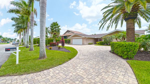 SOLD 2021: RIVER - Fast Gulf Access - Renovated 12