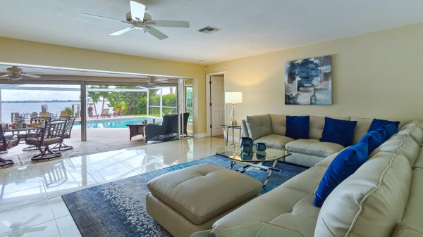 SOLD 2021: RIVER - Fast Gulf Access - Renovated 17