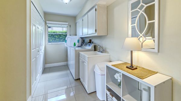 SOLD 2021: RIVER - Fast Gulf Access - Renovated 34