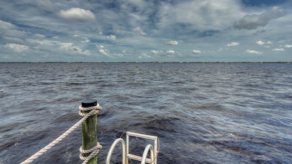 SOLD 2021: RIVER - Fast Gulf Access - Renovated 35