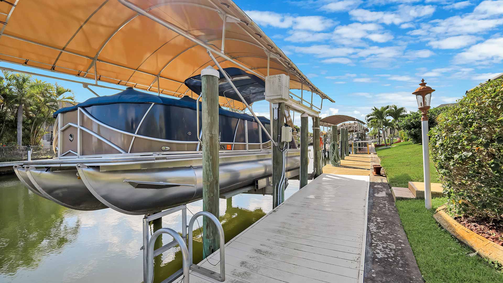 PENDING | Direct Sailboat Access Pool Home 31