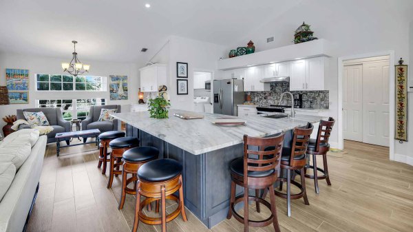 PENDING | Direct Sailboat Access Pool Home 10