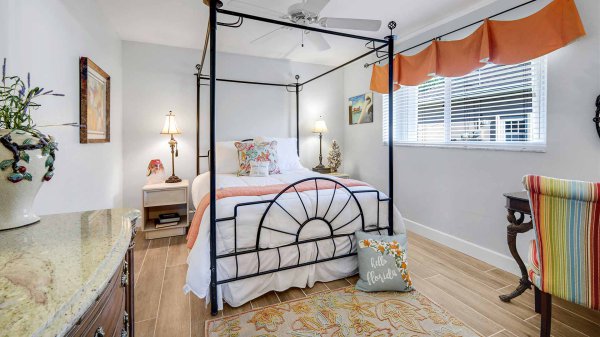 PENDING | Direct Sailboat Access Pool Home 19