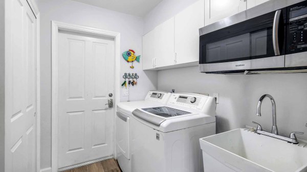 PENDING | Direct Sailboat Access Pool Home 22
