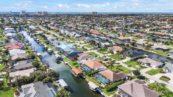 PENDING | Direct Sailboat Access Pool Home 34