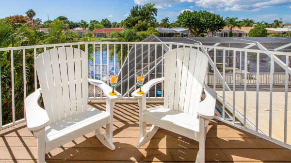 3 Minutes to River --- Balcony with River View 3