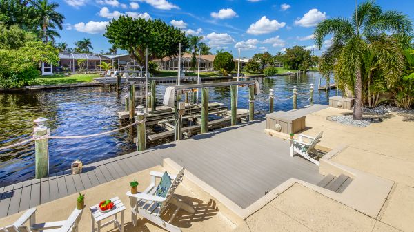 3 Minutes to River --- Balcony with River View 17