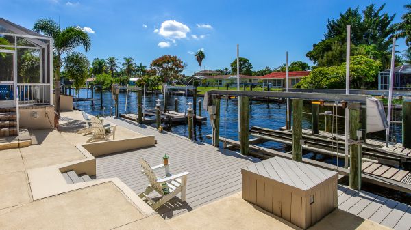 3 Minutes to River --- Balcony with River View 18