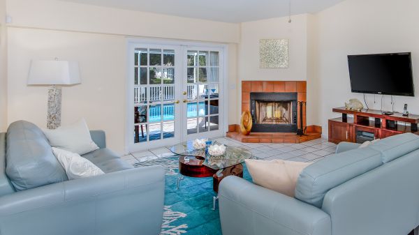 3 Minutes to River --- Balcony with River View 20