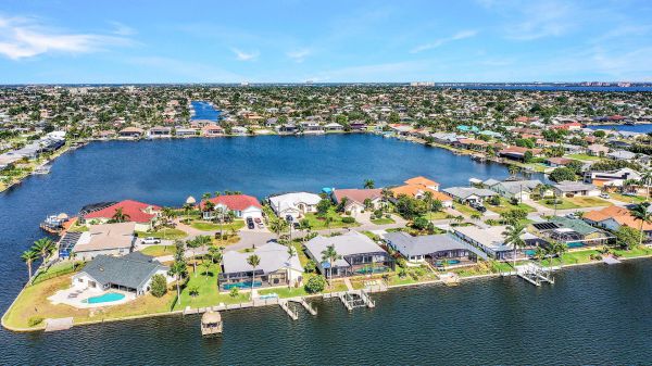 Eight Lakes - Western Rear Exposure 31