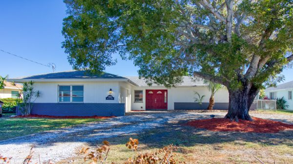 SOLD 2021: Quick Sailboat Access - Pool 8
