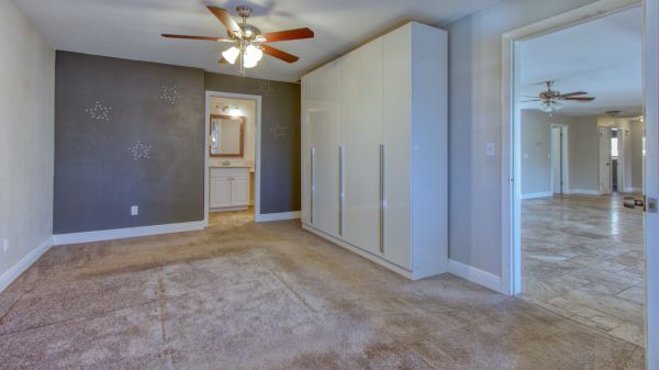 SOLD 2021: Quick Sailboat Access - Pool 22