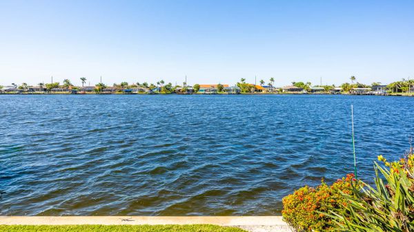 SOLD | Eight Lakes - Great Opportunity 5