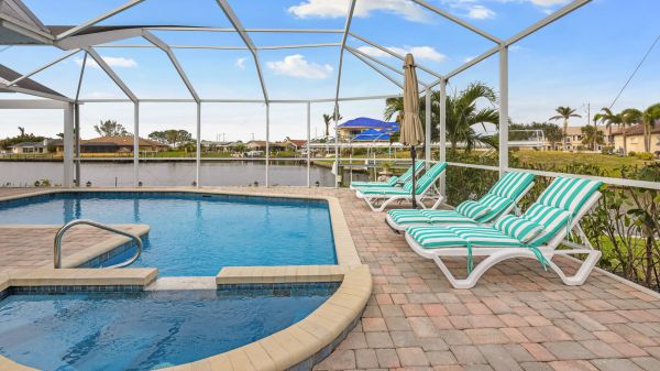 APRICACIUM - Key West Style Villa 3