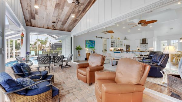 APRICACIUM - Key West Style Villa 7
