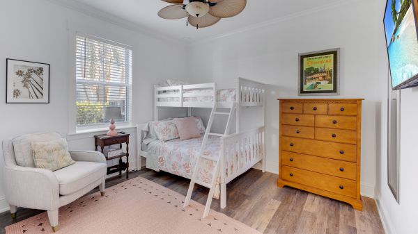 APRICACIUM - Key West Style Villa 26