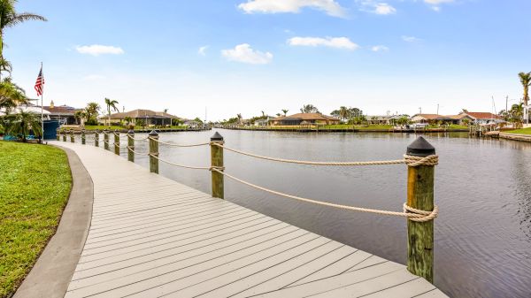 APRICACIUM - Key West Style Villa 32