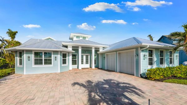 APRICACIUM - Key West Style Villa 38