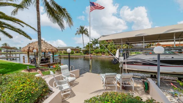 SOLD 2022: Sailboat - 105' of Waterfront 12