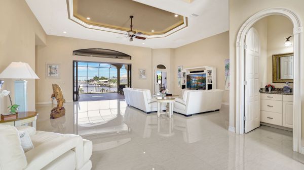 BOEYARO - Yacht Club Area 24