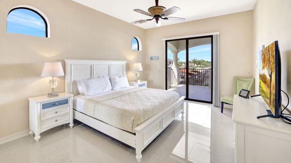 BOEYARO - Yacht Club Area 38