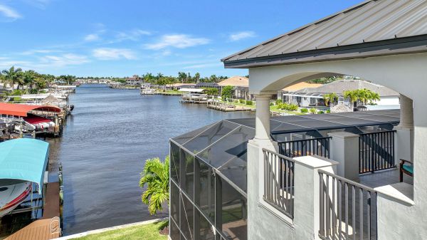 BOEYARO - Yacht Club Area 54