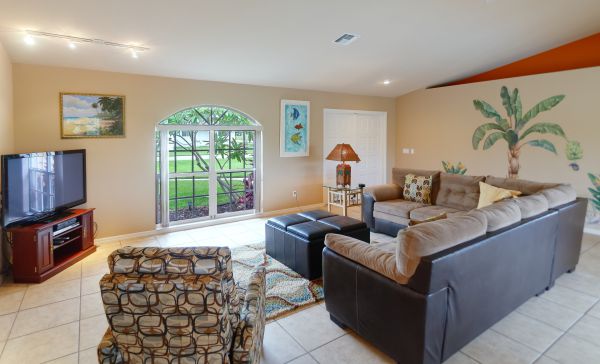 CANDY - Large Pool Area - Water View 8