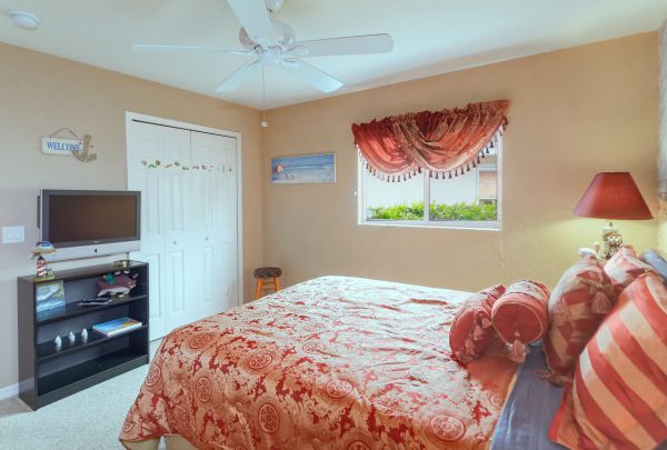 CANDY - Large Pool Area - Water View 17