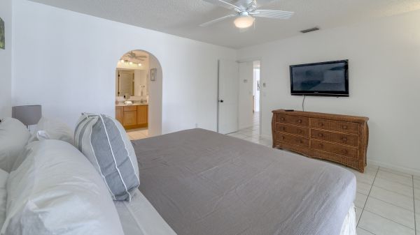 SOLD 2021: Seabim Eight Lakes Home at Land Value 18