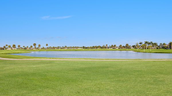 DELADUCYA - Ferienvilla am Golfplatz 6