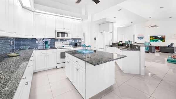 SOLD 2024: Outstanding Eight Lakes Home 18
