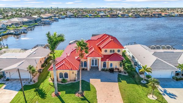 Eight Lakes two-story Home 1