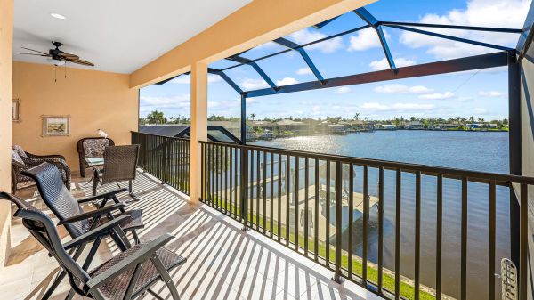 Eight Lakes two-story Home 10