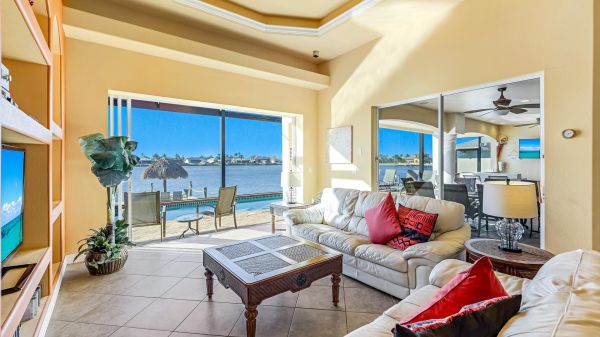 Eight Lakes two-story Home 11