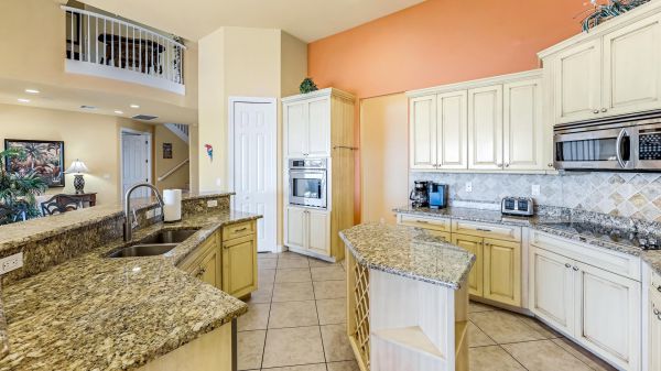 Eight Lakes two-story Home 16