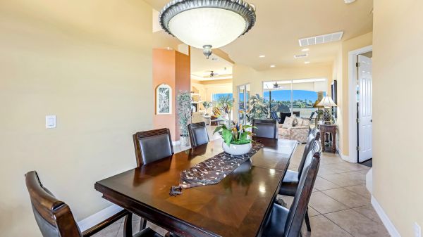 Eight Lakes two-story Home 20