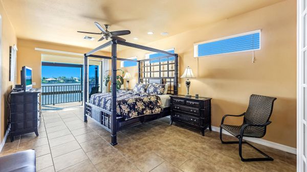 Eight Lakes two-story Home 24