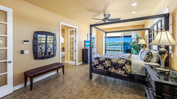 Eight Lakes two-story Home 25