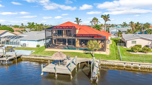 Eight Lakes two-story Home 34