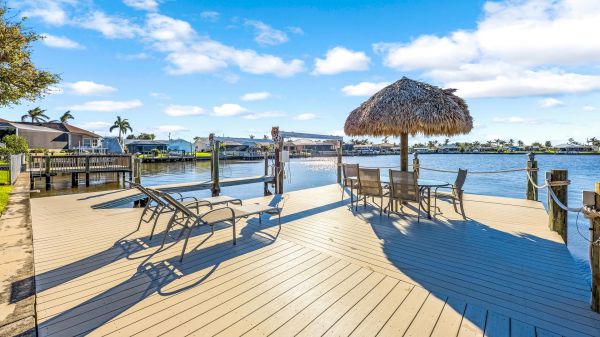 Eight Lakes two-story Home 38