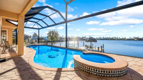 Eight Lakes two-story Home 39