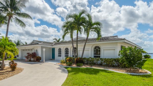 SOLD 2020: Riverfront - South Facing 5