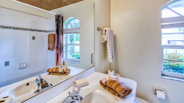 MEDITERRANEA - Cape Harbour Area - Walk to shopping 18